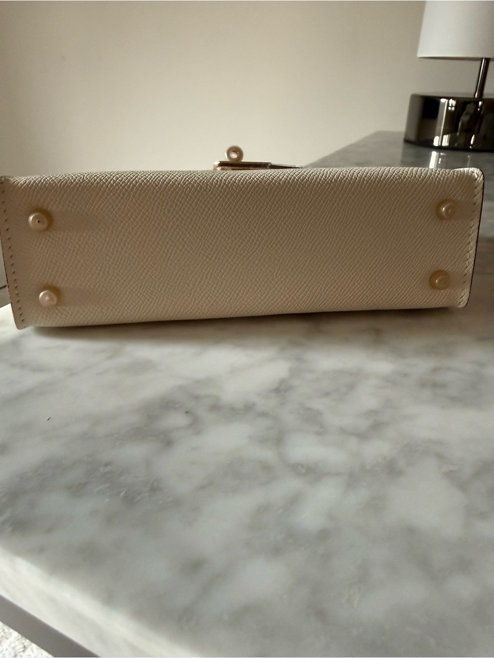 Elegant Cream Top-Handle Women’s Bag with Gold Hardware - Picture 6 of 8